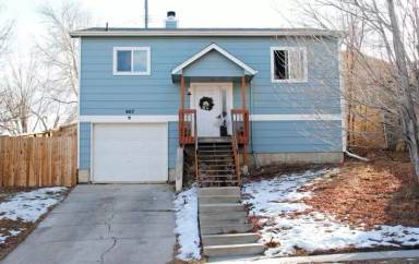 Main picture of 607 W Monument St