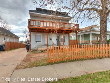 Main picture of 1122 NW 10th St