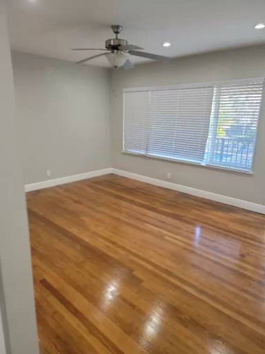Main picture of 717 NE 1st St