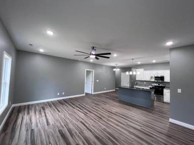 Main picture of 108 Twin Oaks Dr