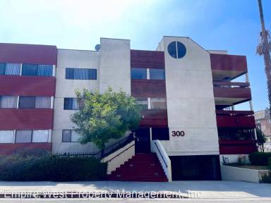 Main picture of 300 S Reno St