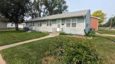 Main picture of 2437 3rd Ave