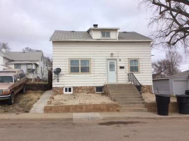 Main picture of 11 4th St SE