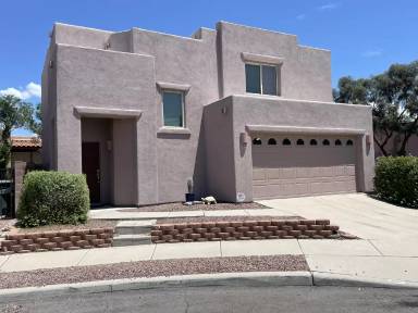 Main picture of 2944 N Cardell Cir