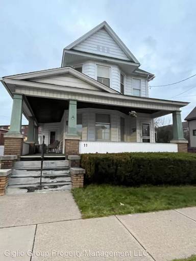 Main picture of 11 S Church St