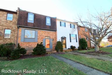Main picture of 1045 Meadowlark Dr