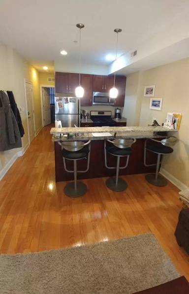 Main picture of 827 Corinthian Ave