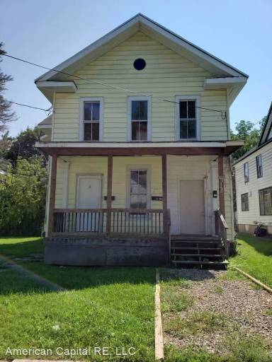 Main picture of 413 W 3rd St