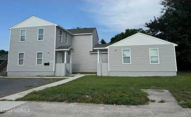 Main picture of 309 N 10th St