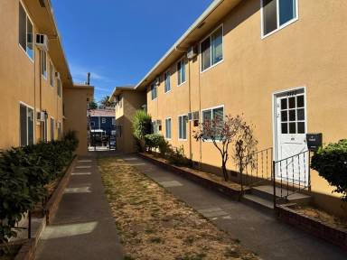 Main picture of 3326 Y St