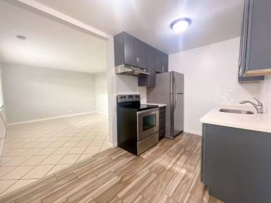 Main picture of 2212 High St
