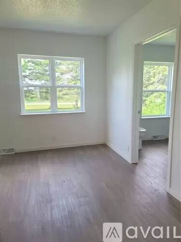 Main picture of 613 Grundy Rd