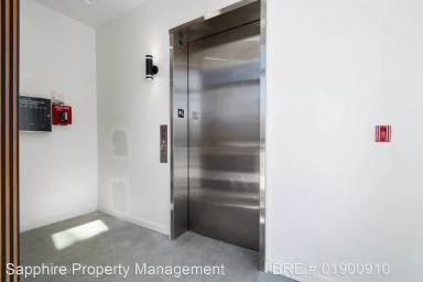 Main picture of 124 S Croft Ave