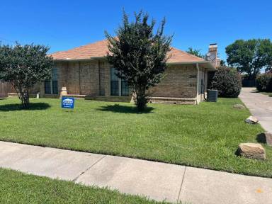 Main picture of 3149 Tudor Ln