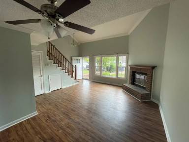Main picture of 117 Cresent Cir