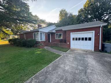 Main picture of 701 Ashmore Dr