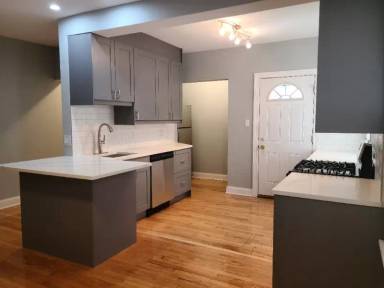 Main picture of 4837 W Addison St