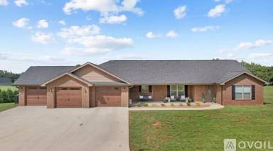 Main picture of 135 Crosslake Ln