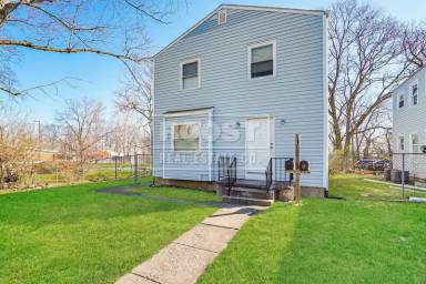 Main picture of 108 Columbian Ave