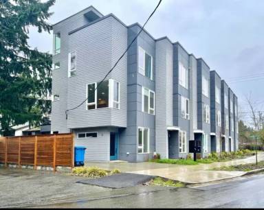 Main picture of 10839 11th Ave NE