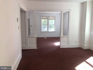 Main picture of 32 Prospect Ave