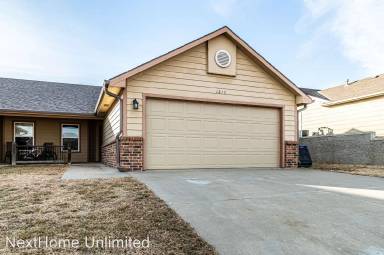 Main picture of 1812 Clover Dr