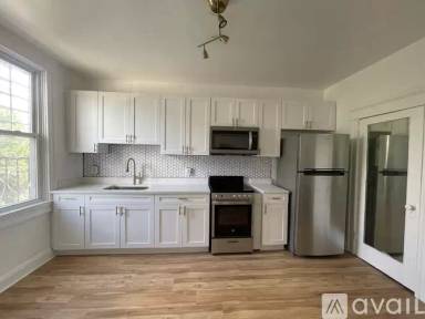 Main picture of 207 W 29th St