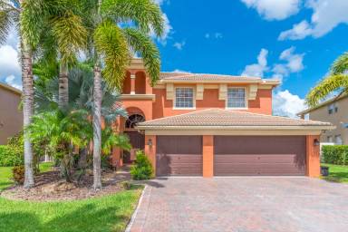 Main picture of 2214 Ridgewood Cir