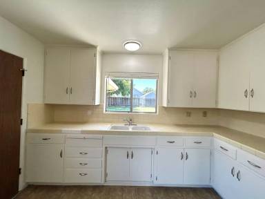 Main picture of 960 Suiter St