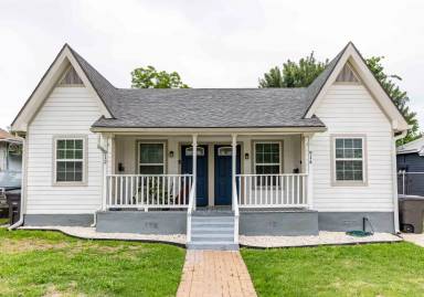 Main picture of 914 W Lynwood Ave