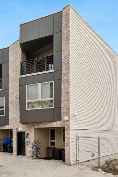 Main picture of 13 N Farson St