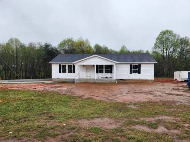 Main picture of 20 Robertson Dr