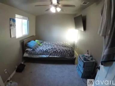 Main picture of 716 W Theo Ave