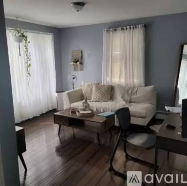 Main picture of 541 Admiral St