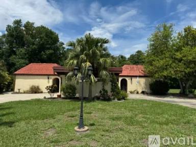 Main picture of 1004 W Faith Cir