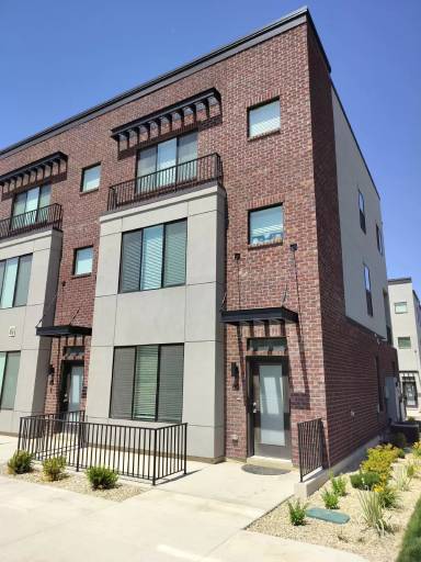 Main picture of 20-25 E Center St Apartments