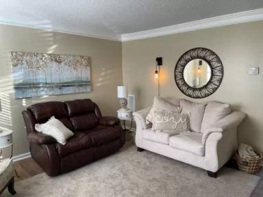 Main picture of 348 River Rd