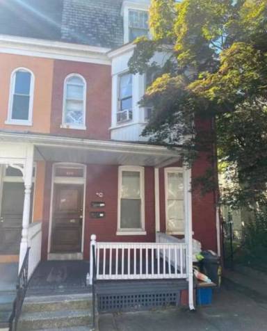 Main picture of 650 W King St