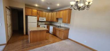 Main picture of 5816 Mount Curve Blvd