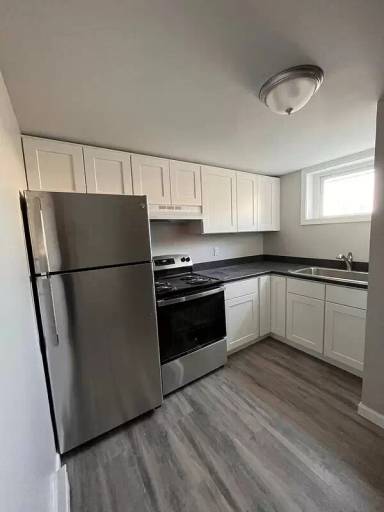 Main picture of 72 Oak St