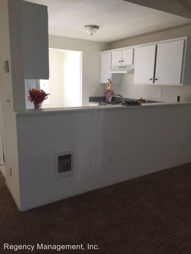 Main picture of 907 SE Park Crest Ave