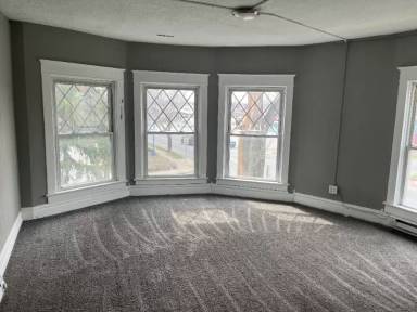 Main picture of 2525 S Clinton St