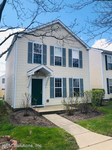 Main picture of 995 Symphony Dr