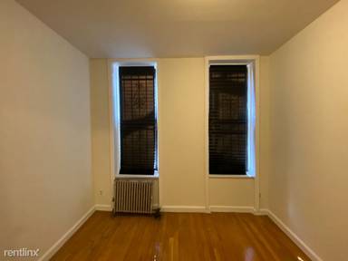 Main picture of 405 W 49th St