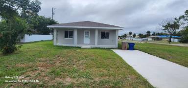 Main picture of 802 E Jasmine Rd