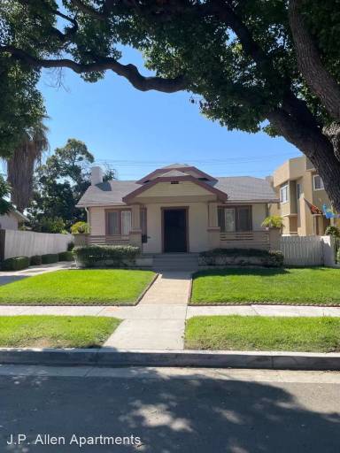Main picture of 524 Pioneer Dr