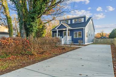 Main picture of 373 Forest Beach Rd