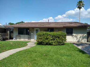 Main picture of 825 Tyler Ave