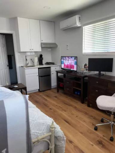 Main picture of 2200 Chestnut Ave