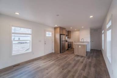 Main picture of 275 N Main St